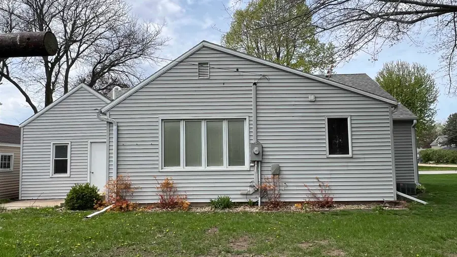 306 S Locust Avenue, New Hampton, IA 50659 - #2