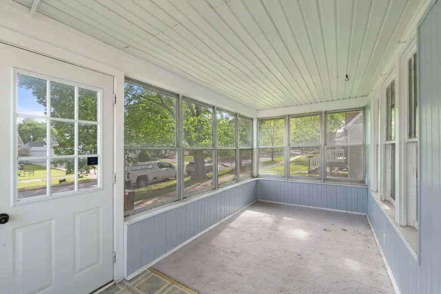 1717 Forest Avenue, Waterloo, IA 50702 - #2