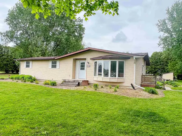 1106 Main Street, Elgin, IA 52141