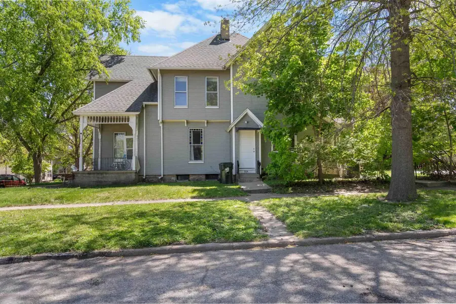 526 W 8th Street, Cedar Falls, IA 50613 - #3