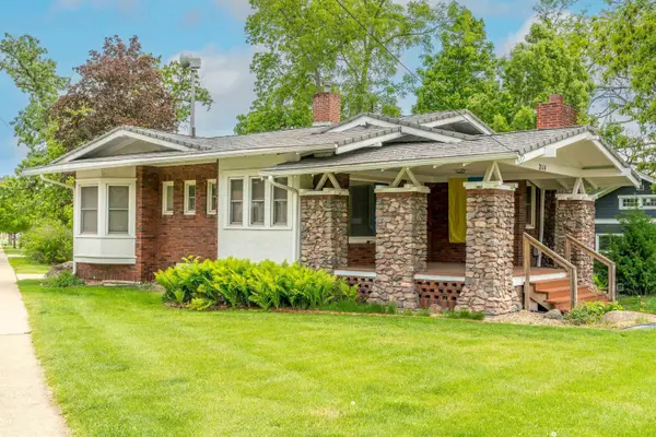 2114 California Street, Cedar Falls, IA 50613