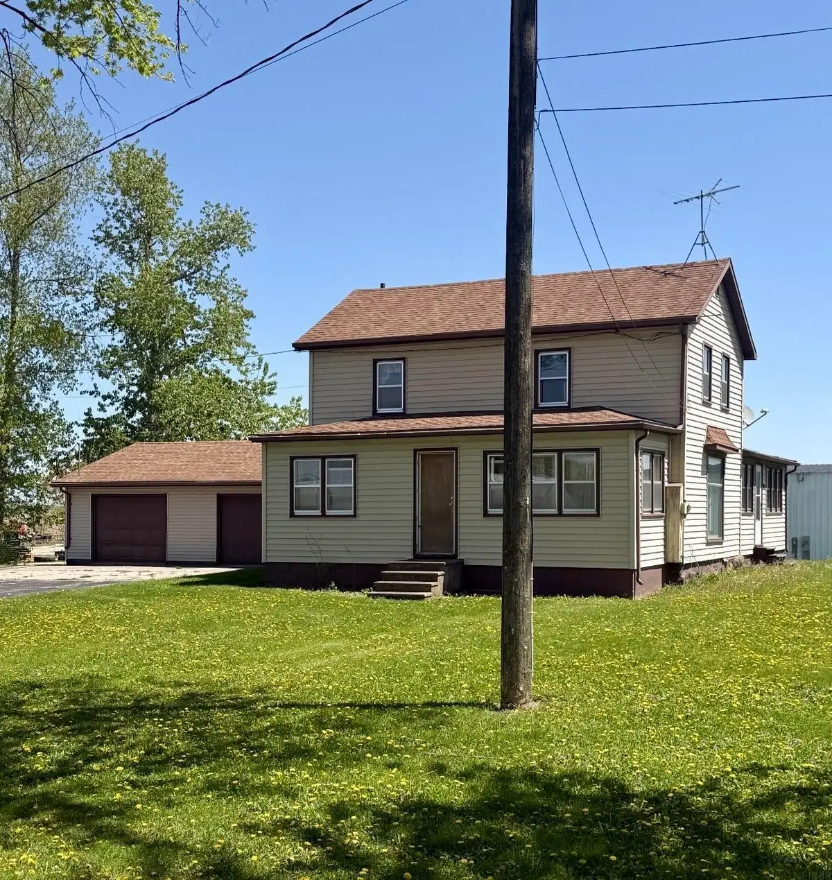 402 E Union Street, Edgewood, IA 52042 - #1