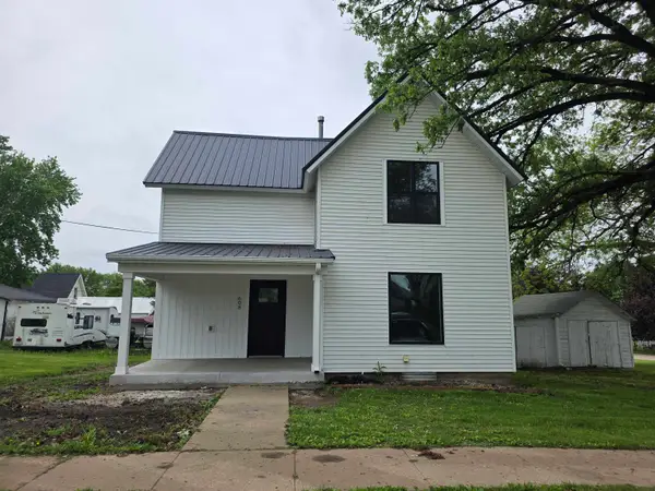608 W Delaware Street, Manchester, IA 52057