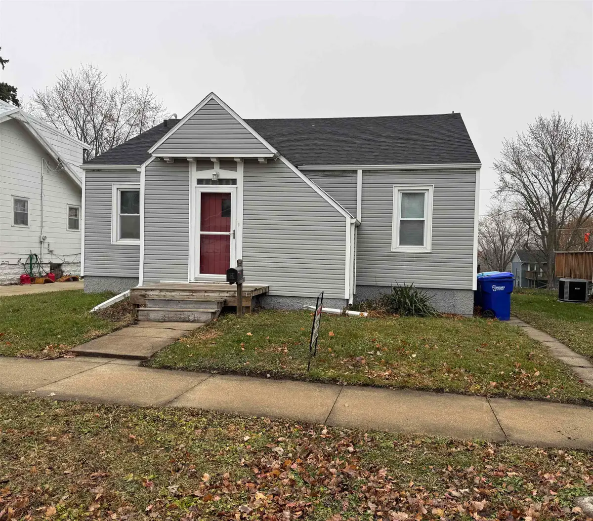 827 NE 1st Avenue, Oelwein, IA 50662 - #1
