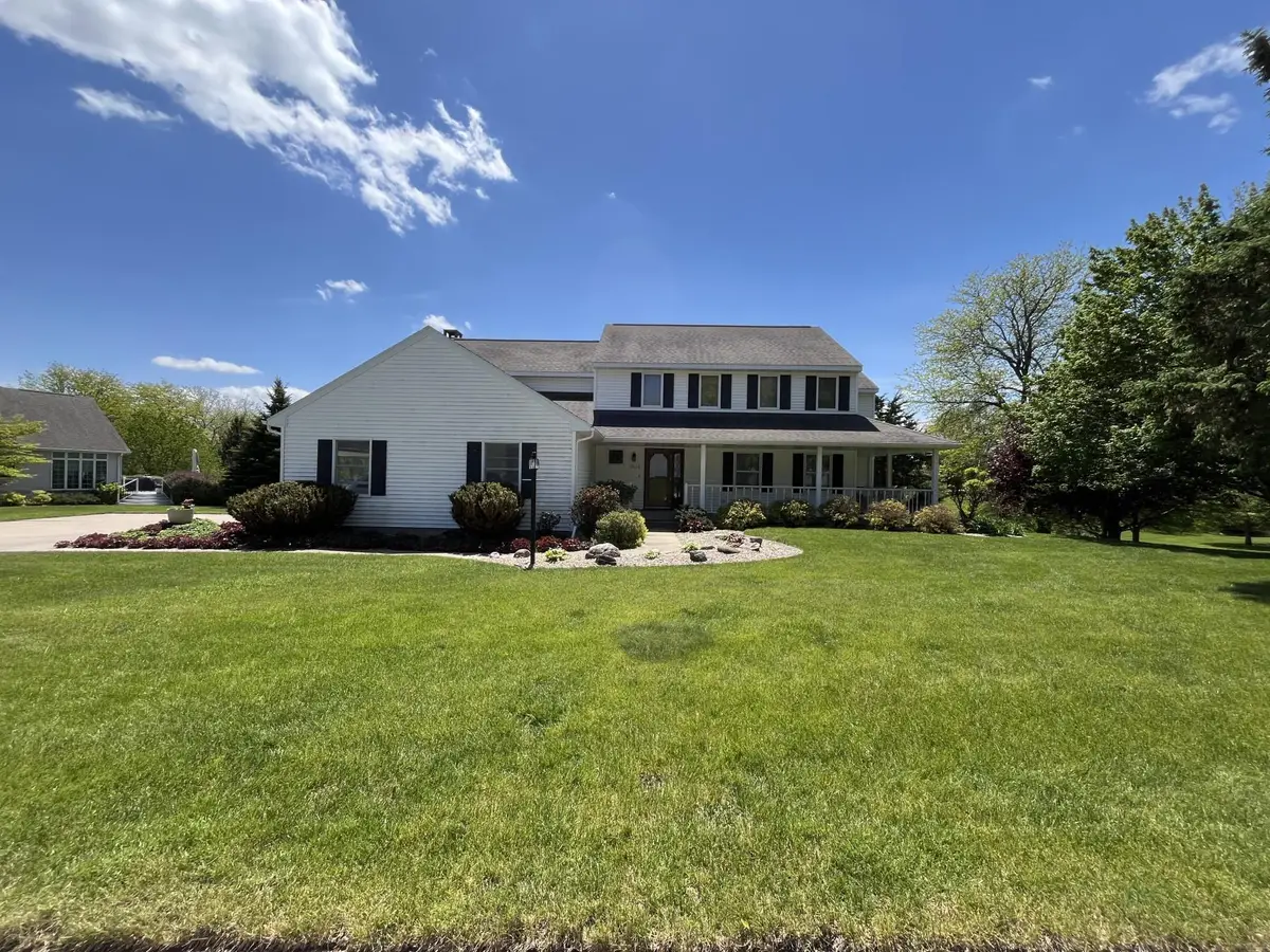 1204 1st Ave Ne, Waverly, IA 50677 - #1
