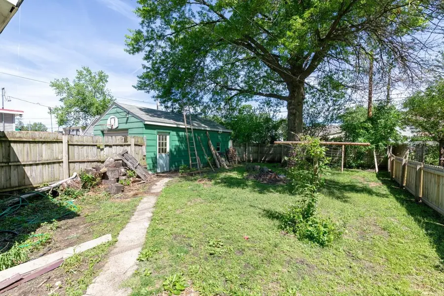 135 Polk Street, Waterloo, IA 50703 - #2
