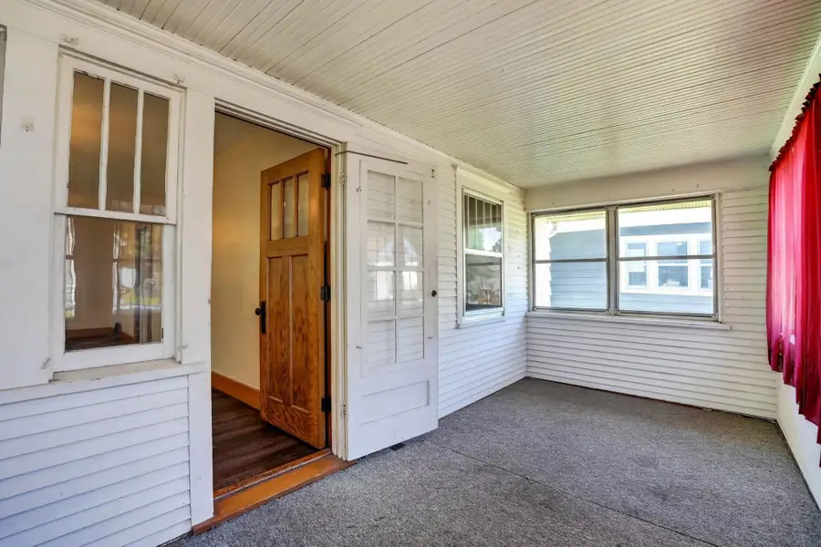 843 Riehl Street, Waterloo, IA 50703 - #3