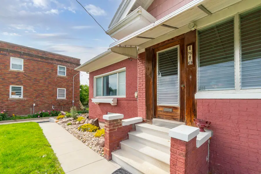 1810 W 4th Street, Waterloo, IA 50701 - #3
