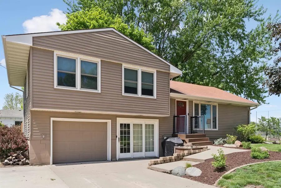 317 Charles Street, Conrad, IA 50621 - #3