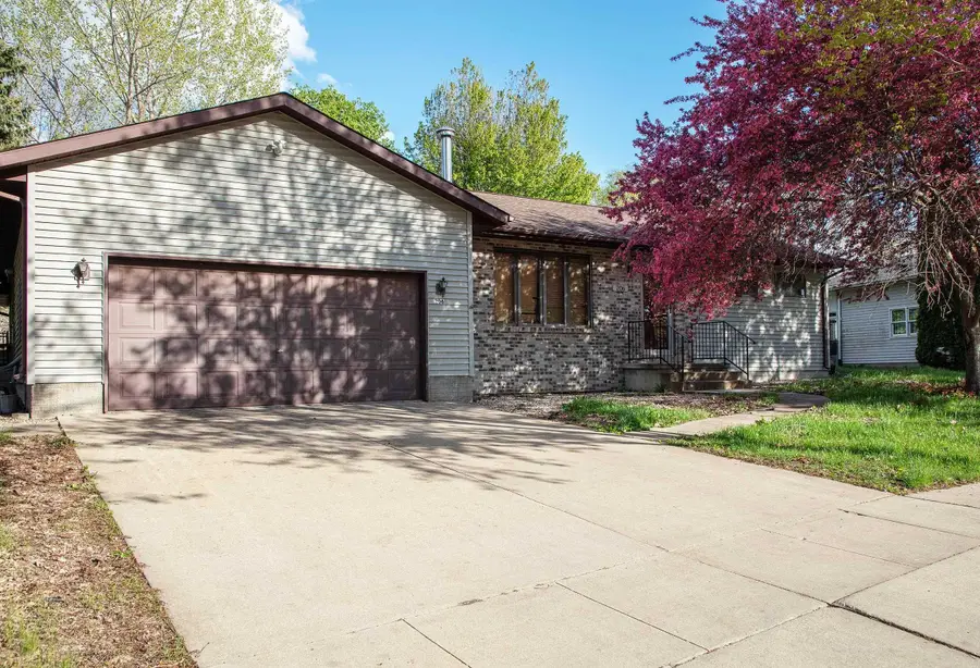 206 NW 24th Street, Waverly, IA 50677 - #3