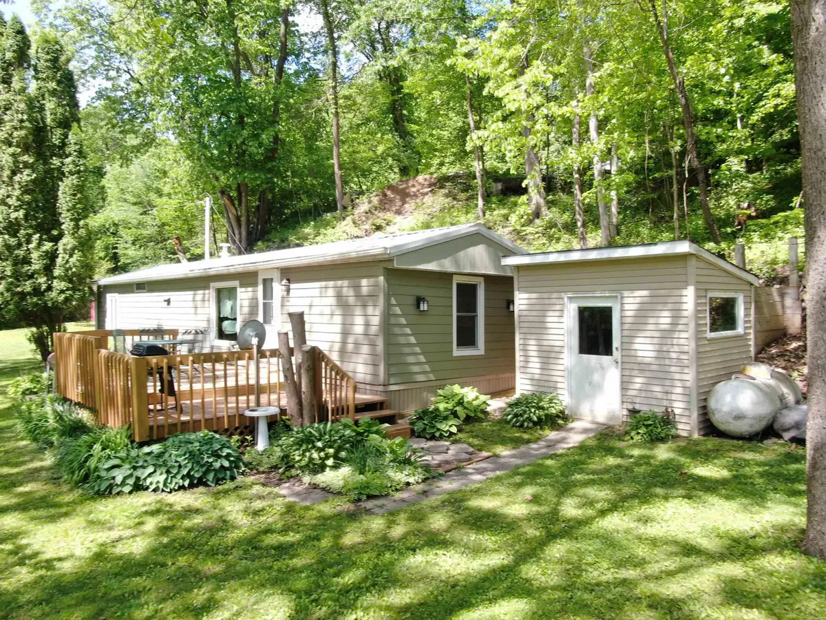 2632 Northern Pike Lane, Lansing, IA 52151 - #1