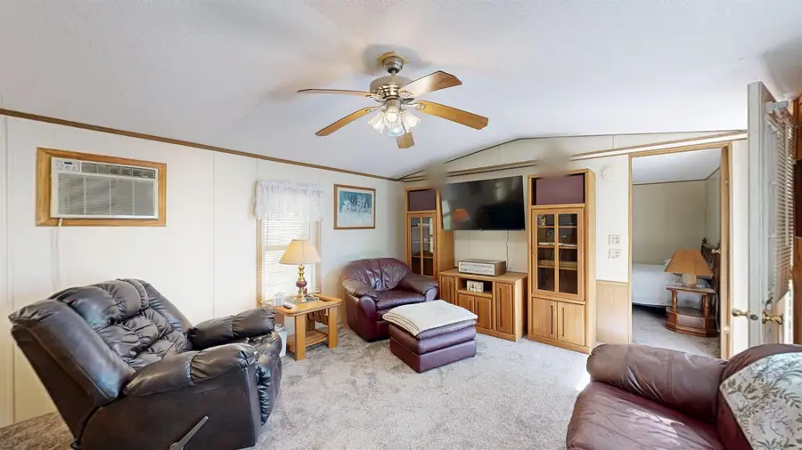 2632 Northern Pike Lane, Lansing, IA 52151 - #3