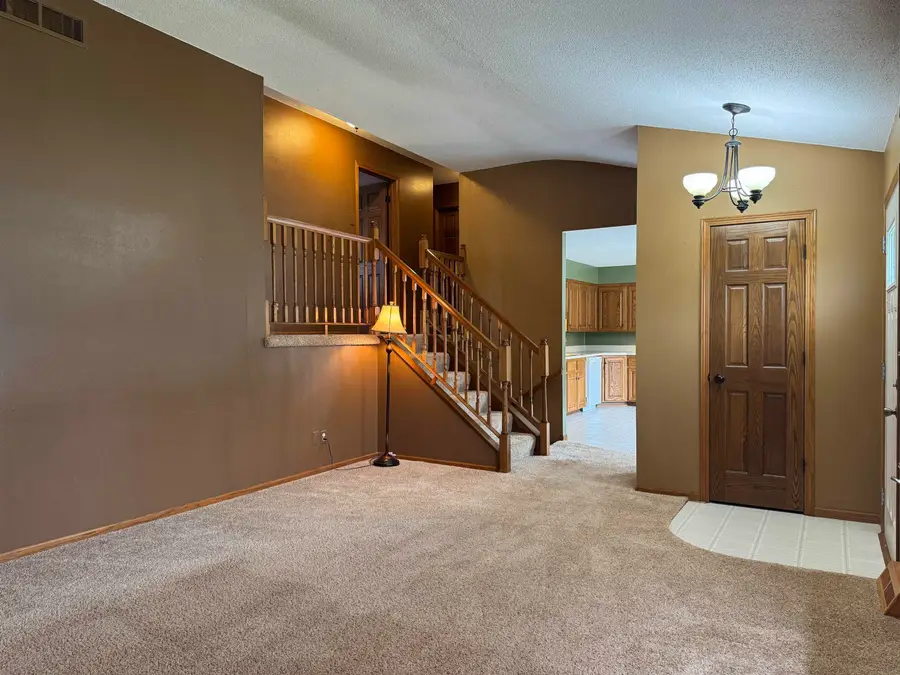 511 Ridgeway Street, Denver, IA 50622 - #2