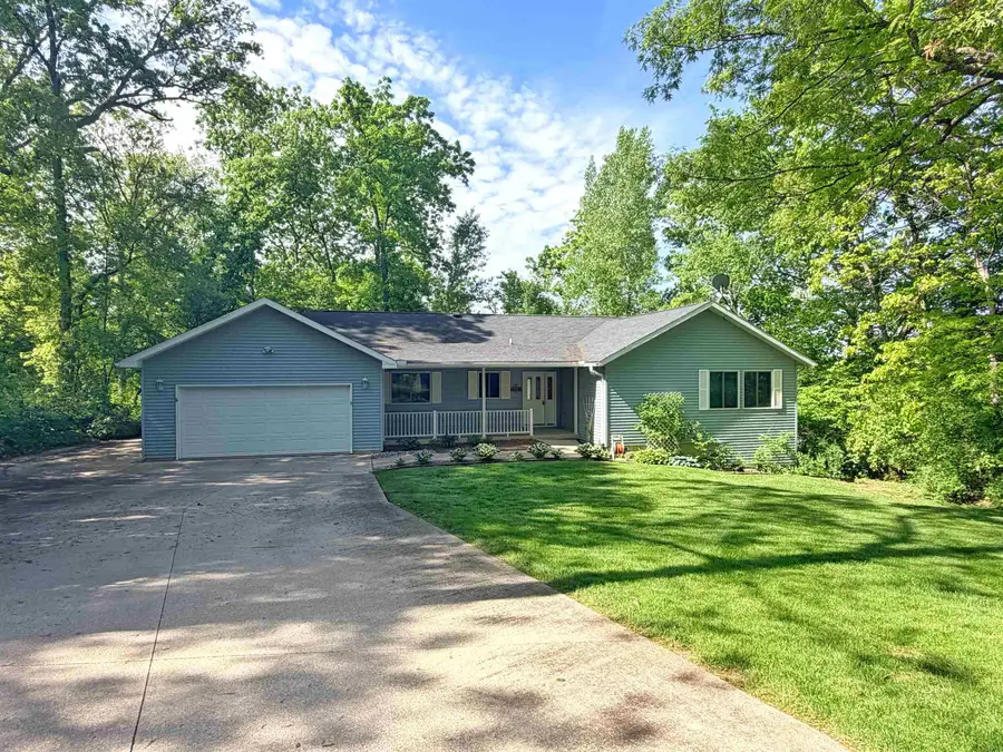 1727 East Hill Road, Decorah, IA 52101 - #3