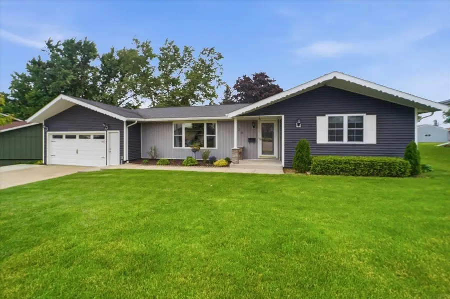 524 8th Ave Ne, Oelwein, IA 50662 - #3