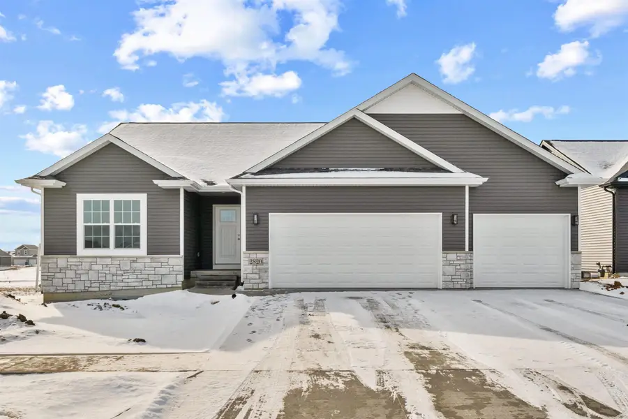 2813 Amber Valley Road, Cedar Falls, IA 50613 - #2