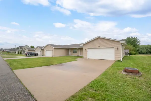 5480 Summerland Drive, Waterloo, IA 50701