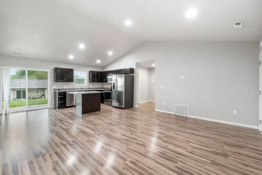 5480 Summerland Drive, Waterloo, IA 50701 - #3