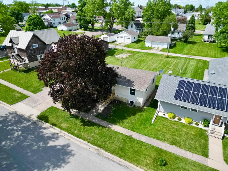 303 E Clay Street, Calmar, IA 52132 - #2