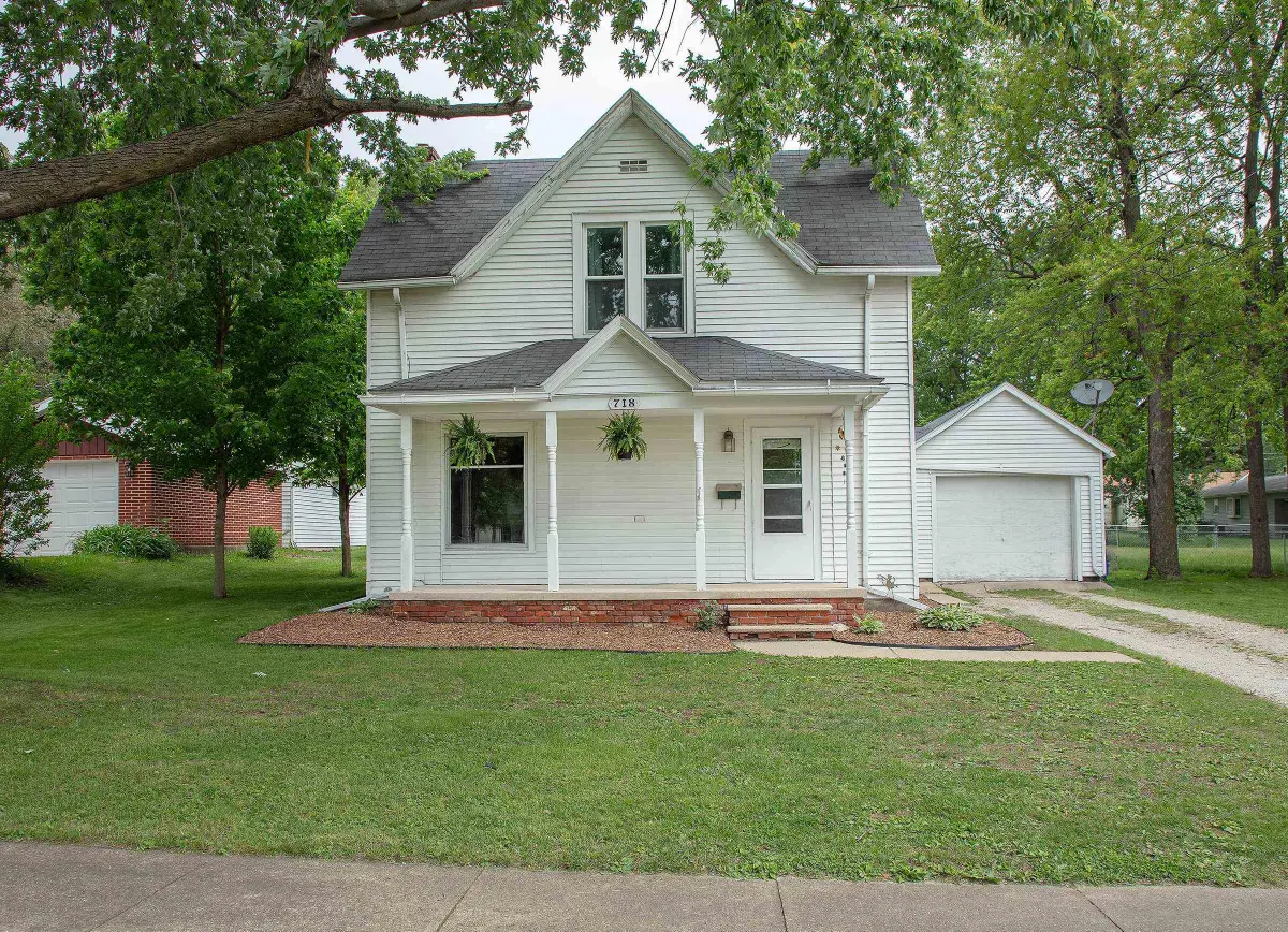 718 NE 5th Street, Independence, IA 50644 - #1