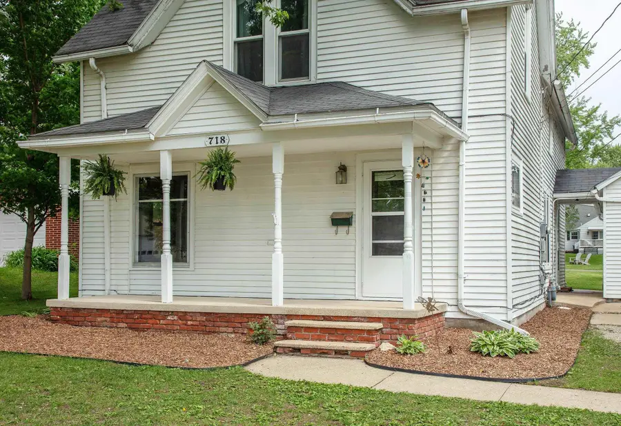 718 NE 5th Street, Independence, IA 50644 - #3