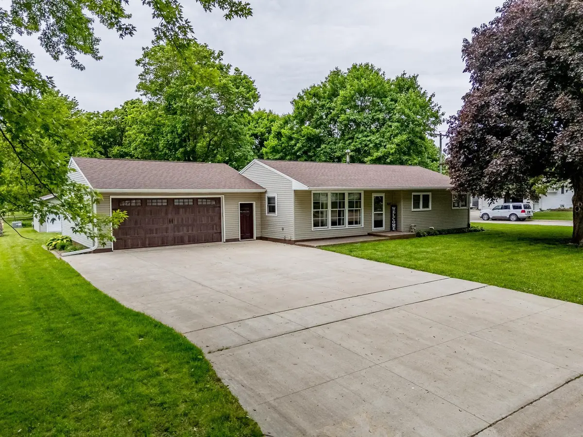 247 Goodell Avenue, Readlyn, IA 50668 - #1