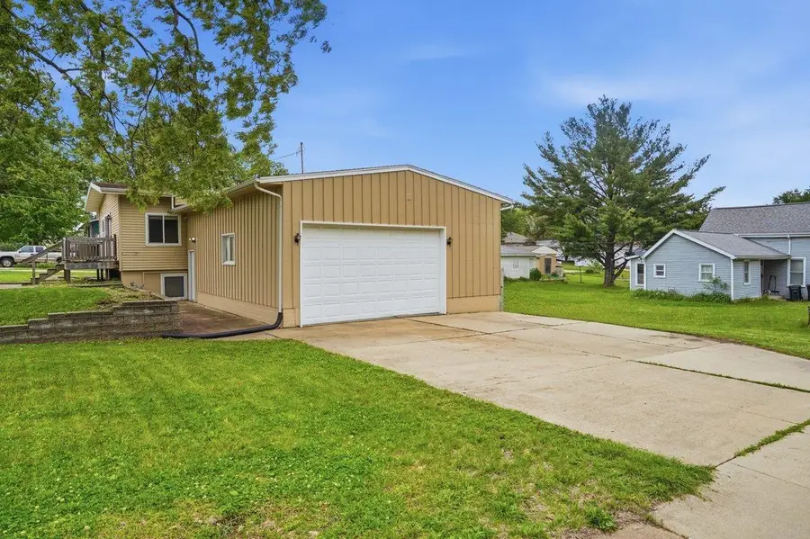 1016 Catherine Street, Cedar Falls, IA 50613 - #2
