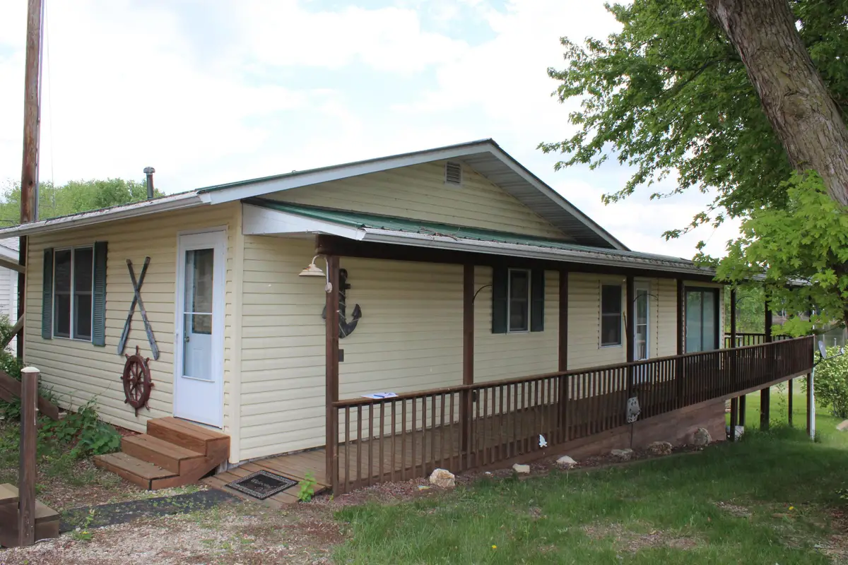 631 N 1st Street, Harpers Ferry, IA 52146 - #1