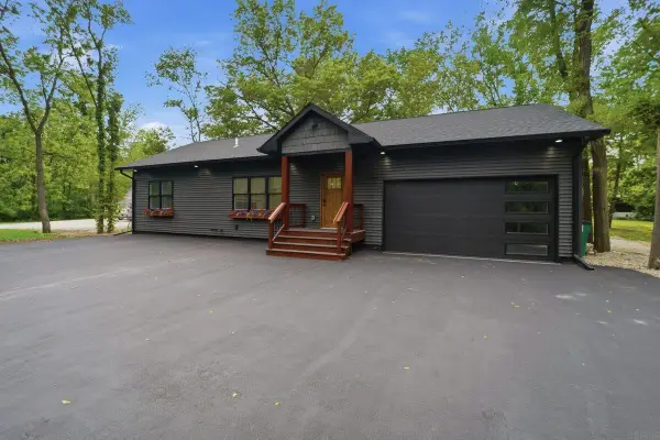 840 Grand Blvd, Evansdale, IA 50707