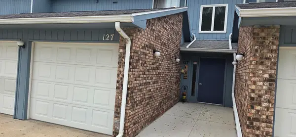 127 Southbrooke Drive #5, Waterloo, IA 50702