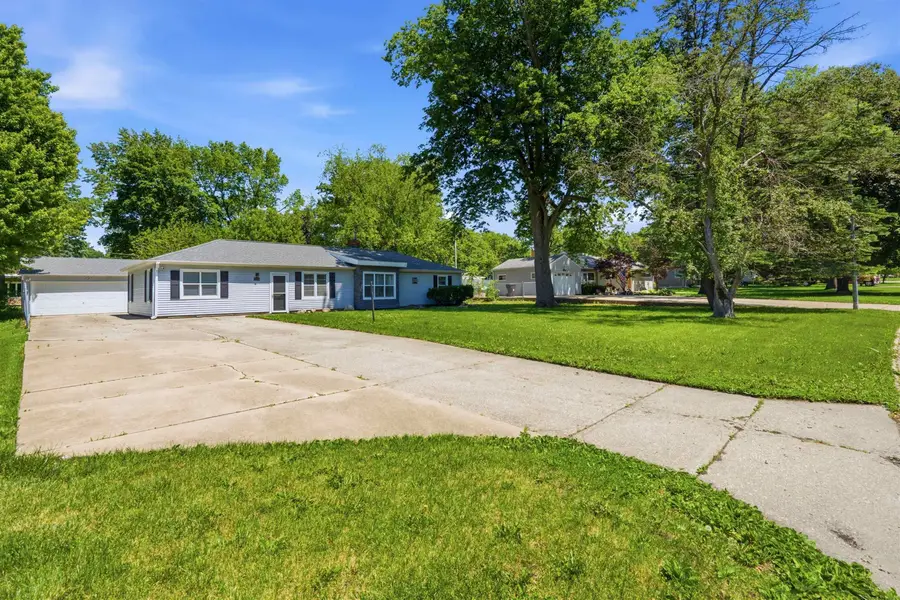 2228 Terrace Drive, Cedar Falls, IA 50613 - #2