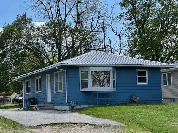 1319 NW 5th Avenue, Waverly, IA 50677