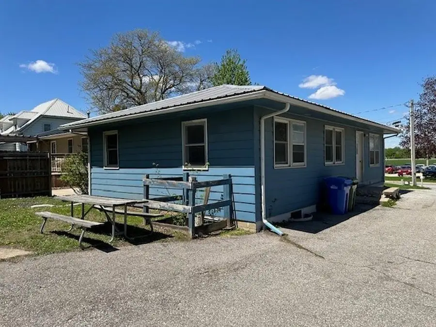 1319 NW 5th Avenue, Waverly, IA 50677 - #2