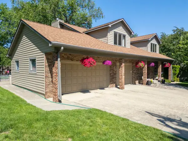 2215 Minnetonka Drive, Cedar Falls, IA 50613
