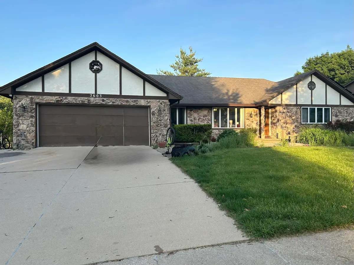 2603 Minnetonka Drive, Cedar Falls, IA 50613 - #1