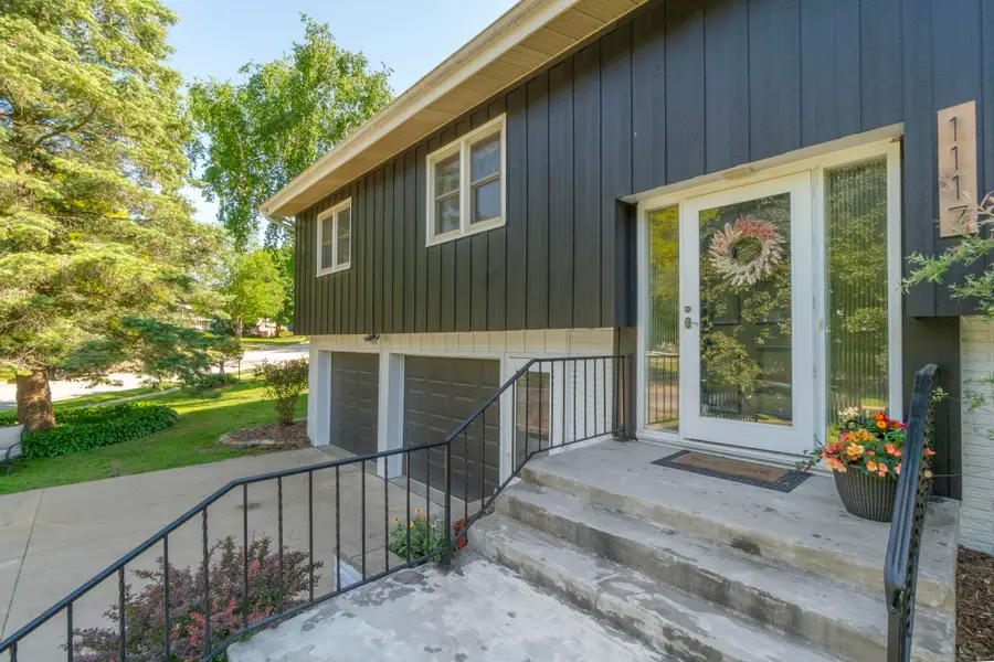 1117 Woodring Drive, Waverly, IA 50677 - #3