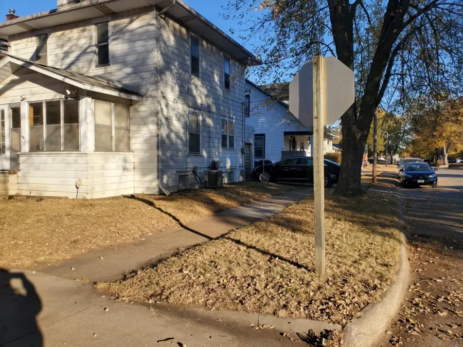 800 Riehl Street, Waterloo, IA 50703 - #2