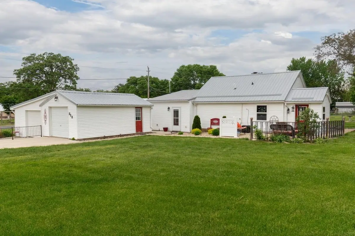 512 Day, Parkersburg, IA 50665 - #1