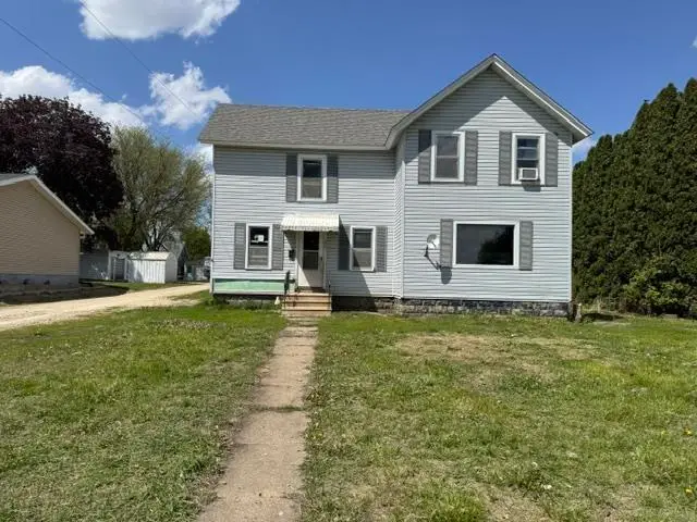 125 W Jackson Street, Winthrop, IA 50682 - #1