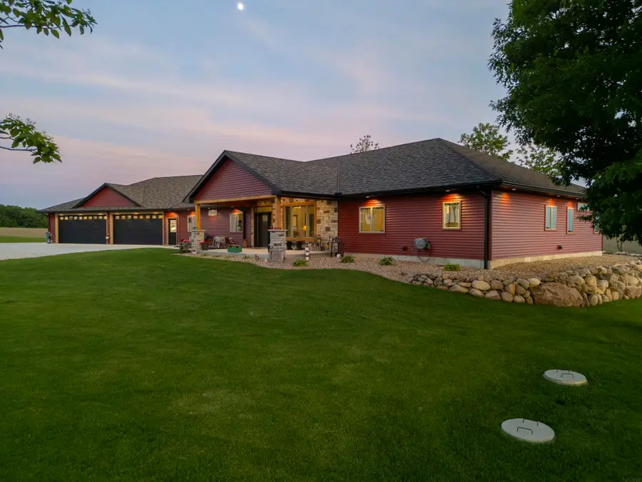 9035 Winslow Road, Janesville, IA 50647 - #2