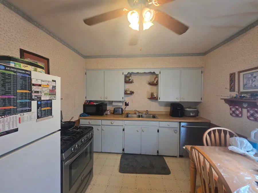 712 3rd Ave Ne, Independence, IA 50644 - #3