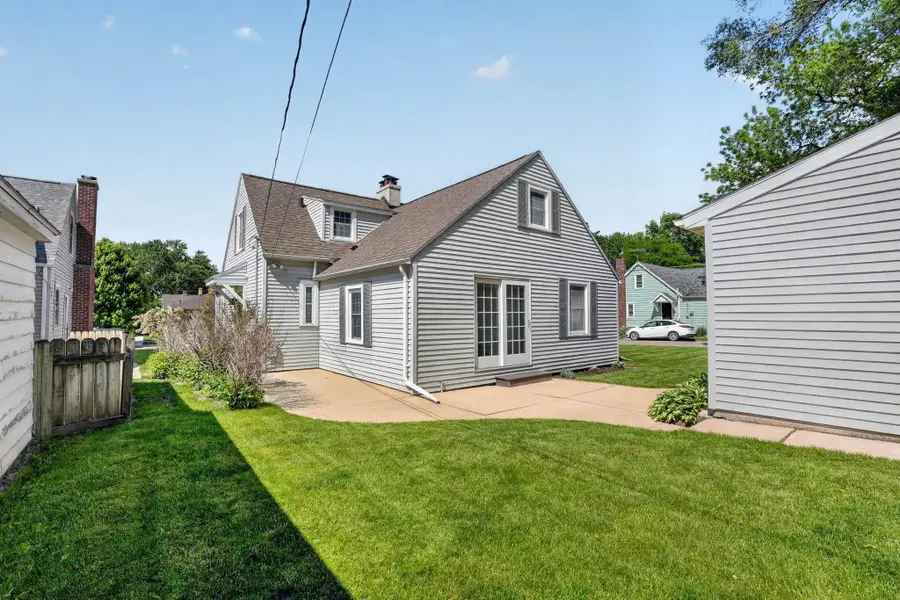 601 Kingsley Avenue, Waterloo, IA 50702 - #3
