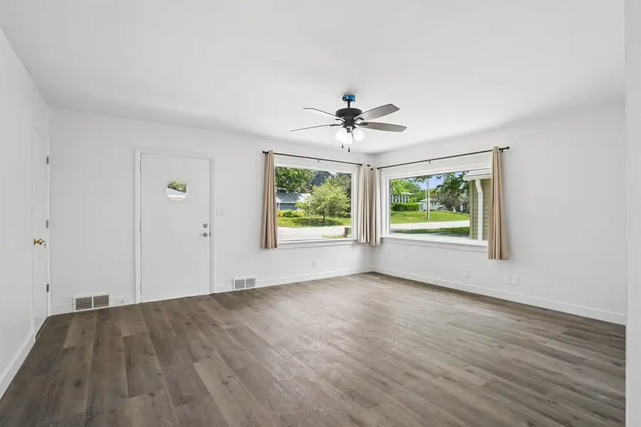 716 W 18th Street, Cedar Falls, IA 50613 - #3
