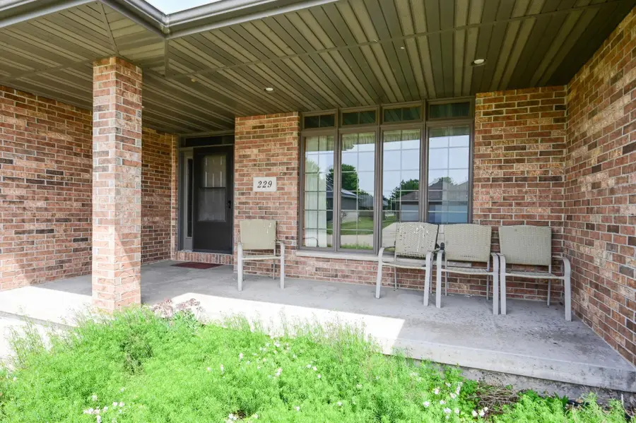 229 Winslow Dr., Manchester, IA 52057 - #3