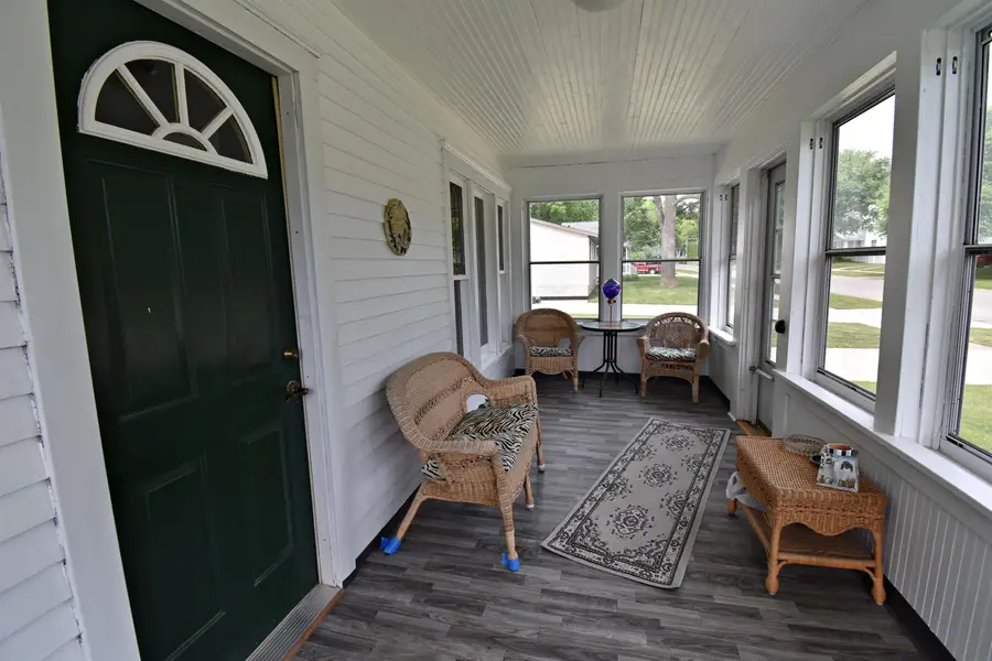 619 SE 3rd Street, Independence, IA 50644 - #3