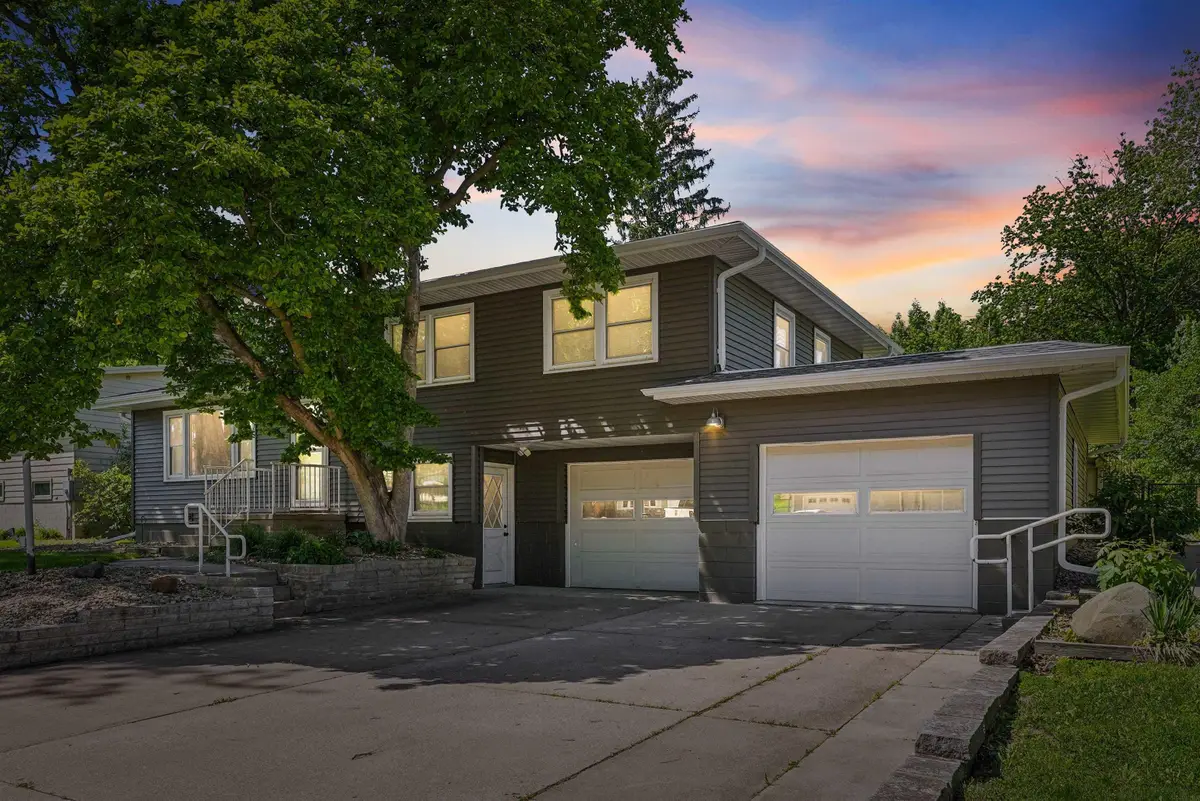 1029 W 13 Street, Cedar Falls, IA 50613 - #1
