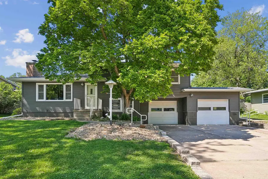 1029 W 13 Street, Cedar Falls, IA 50613 - #2