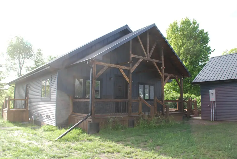305 Jones Street, Fayette, IA 52142 - #2
