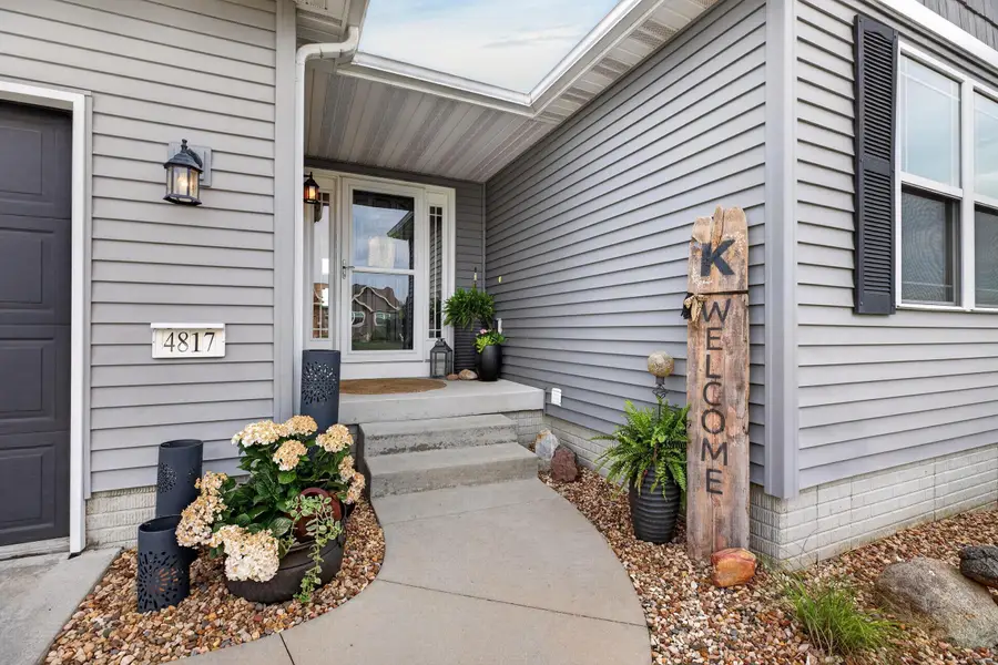 4817 Yellowstone Drive, Waterloo, IA 50701 - #3