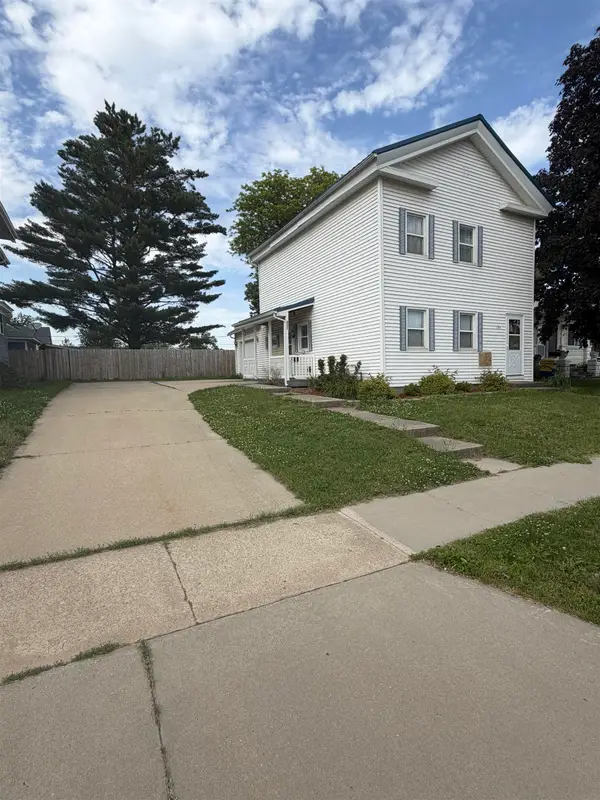 704 E 1st Street, Independence, IA 50644